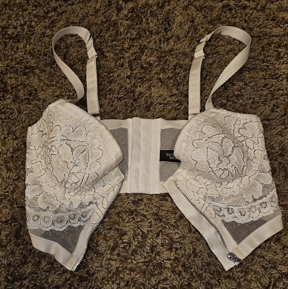 Victoria's Secret Sexy Long Line Lace Push Up Bra - Picture 9 of 12